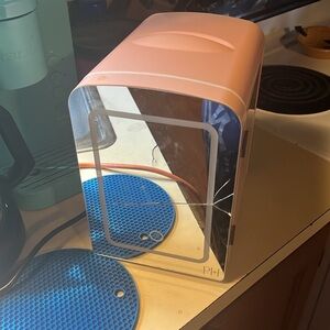 Paris Hilton Mini Beauty Fridge